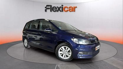 Używany VW Touran Business 122 KM (89 kW) 2021 Niebieski Minivan
