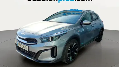 Usado Kia XCeed 101 CV (74 kW) 2025 Gris plata SUV
