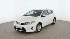 Blanco Usado 2014 Toyota Auris Hybrid Active Berlina | 11.799 €