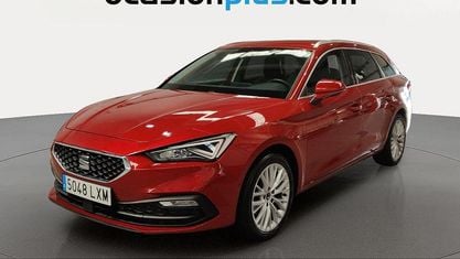 Usado Seat Leon XCELLENCE 150 CV (110 kW) 2022 Rojo Monovolumen