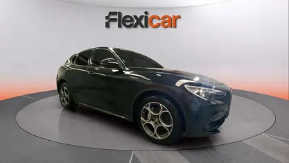 Usado Alfa Romeo Stelvio Sprint 160 CV (117 kW) 2022 Negro SUV