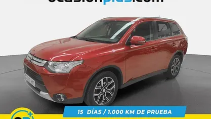 Rojo Usado 2014 Mitsubishi Outlander Motion SUV | 15.450 € (Precio justo)