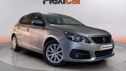 Usado Peugeot 308 Style 131 CV (96 kW) 2018 Gris Utilitario