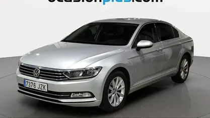 Usado VW Passat Advance 150 CV (110 kW) 2017 Gris plata Berlina