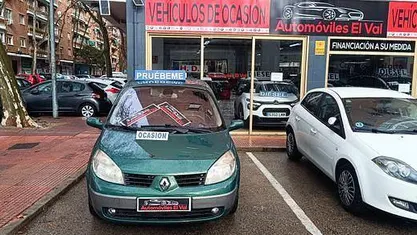 Usado Renault Scénic II Dynamique 115 CV (84 kW) 2004 Verde Monovolumen