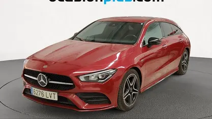 Usado Mercedes CLA200 AMG 150 CV (110 kW) 2021 Rojo Monovolumen