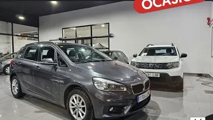 Usado BMW 216 Active Tourer Sport Line 116 CV (85 kW) 2016 Gris / plata Monovolumen