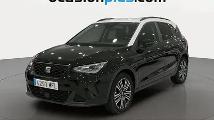 Käytetty Seat Arona Style 110 HP (80 kW) 2023 Musta Katumaasturi