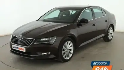 Begagnad Skoda Superb Style 150 HK (110 kW) 2015 Svart Sedan