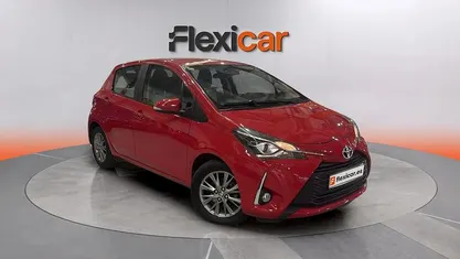 Usado Toyota Yaris Active 69 CV (50 kW) 2018 Rojo Berlina