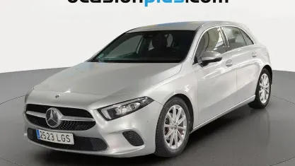 Usado Mercedes A180 116 CV (85 kW) 2020 Gris plata Utilitario