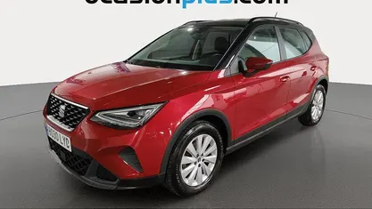 Usado Seat Arona Style Plus 110 CV (80 kW) 2022 Rojo SUV