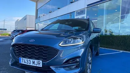 Azul Usado 2023 Ford Kuga ST-Line SUV | 25.965 € (Buen precio)