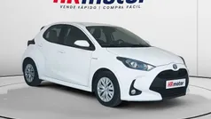 Blanco Usado 2021 Toyota Yaris Hybrid Business Edition Berlina | 18.010 € (Precio justo)