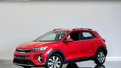 Rojo Usado 2025 Kia Stonic SUV | 20.490 € (Precio justo)