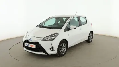 Usado Toyota Yaris Active 101 CV (74 kW) 2017 Blanco Utilitario