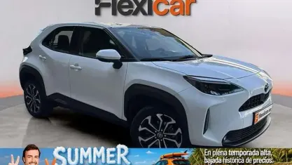 Usado Toyota Yaris Active 116 CV (85 kW) 2022 Blanco Utilitario