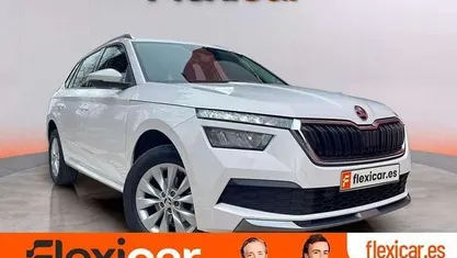 Usado Skoda Kamiq Ambition 110 CV (80 kW) 2021 Blanco SUV