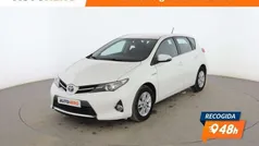 Blanco Usado 2014 Toyota Auris Hybrid Active Berlina | 11.599 €