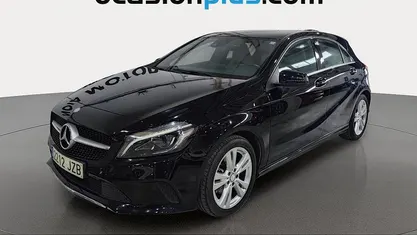 Usado Mercedes A200 136 CV (100 kW) 2017 Negro Utilitario
