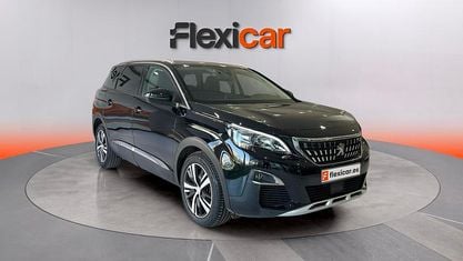 Usado Peugeot 5008 Allure 131 HP (96 kW) 2021 Preto SUV