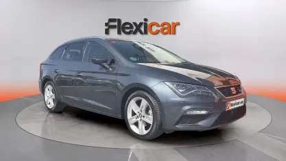 Usado Seat Leon ST FR 150 CV (110 kW) 2019 Gris Familiar