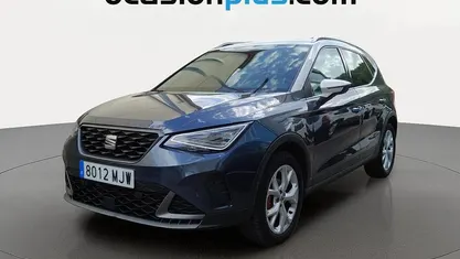 Usado Seat Arona FR 150 CV (110 kW) 2023 Gris SUV