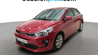 Usado Kia Rio 101 CV (74 kW) 2023 Rojo Utilitario