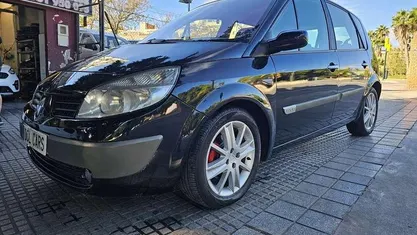 Usado Renault Grand Scénic II Expression 120 CV (88 kW) 2004 Negro Monovolumen