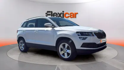 Usado Skoda Karoq Ambition 150 CV (110 kW) 2021 Blanco SUV