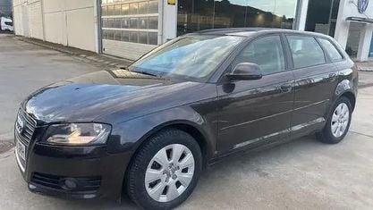 Usado Audi A3 Attraction 125 CV (91 kW) 2009 Gris / plata Utilitario