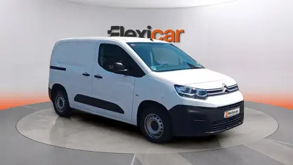 Usado Citroën Berlingo Feel 102 CV (75 kW) 2021 Blanco Monovolumen