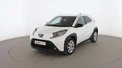 Blanco Usado 2024 Toyota Aygo Play Utilitario | 15.399 € (Precio justo)