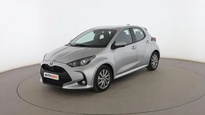 Plata Usado 2024 Toyota Yaris Hybrid Active Utilitario | 19.699 € (Precio justo)