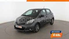 Gris Usado 2014 Toyota Yaris Active Berlina | 9599 € (Precio justo)