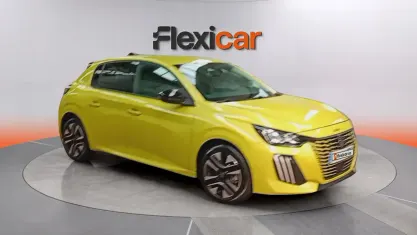 Usado Peugeot 208 Allure 101 CV (74 kW) 2025 Verde Utilitario