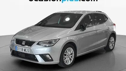 Usado Seat Ibiza FR 110 CV (80 kW) 2023 Gris plata Utilitario