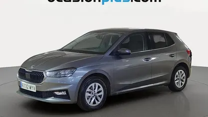 Gris Usado 2025 Skoda Fabia Selection Utilitario | 16.137 € (Super precio)