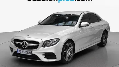 Usado Mercedes E220 AMG 194 CV (142 kW) 2018 Gris plata Berlina