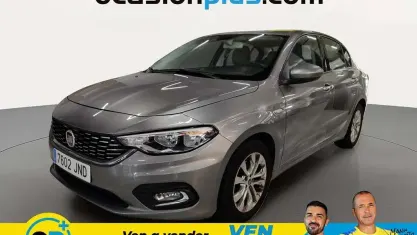 Usado Fiat Tipo Lounge 95 CV (69 kW) 2016 Gris Berlina