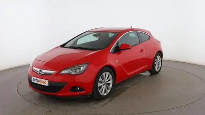 Usado Opel Astra GTC Sportive 140 CV (102 kW) 2015 Rojo Utilitario