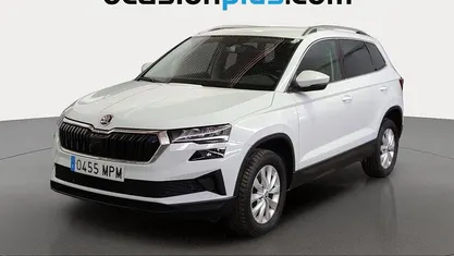 Usado Skoda Karoq Selection 116 CV (85 kW) 2024 Blanco SUV