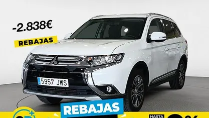 Blanco Usado 2017 Mitsubishi Outlander Motion SUV | 16.112 € (Precio justo)