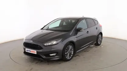 Usado Ford Focus ST-Line 120 CV (88 kW) 2018 Gris Berlina