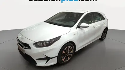 Usado Kia Ceed 101 CV (74 kW) 2025 Blanco Utilitario