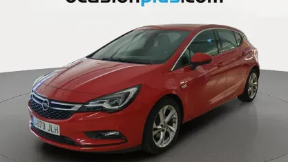 Usado Opel Astra Dynamic 110 CV (80 kW) 2016 Rojo Utilitario