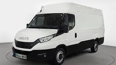 Blanco Usado 2023 Iveco Daily Berlina | 25.364 € (Buen precio)