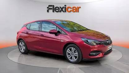 Usado Opel Astra Business Elegance 130 CV (95 kW) 2020 Rojo Berlina