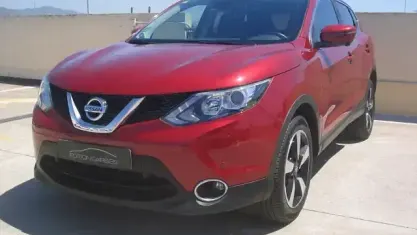 Usado Nissan Qashqai N-Connecta 163 CV (119 kW) 2016 Granate SUV