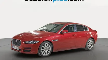 Rojo Usado 2015 Jaguar XE Pure Berlina | 15.093 € (Precio justo)